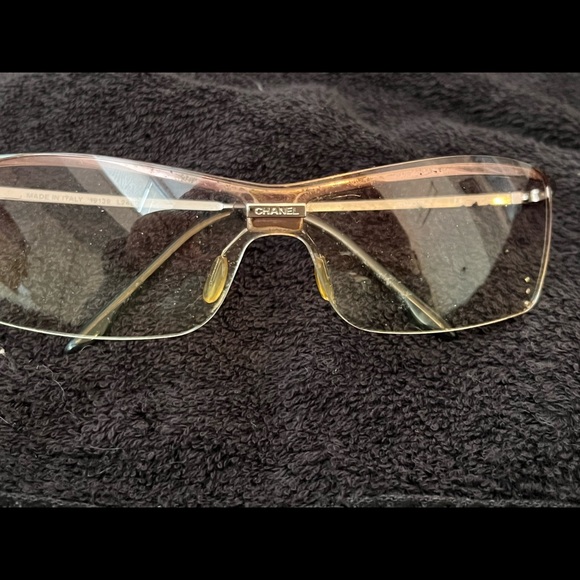 Chanel pink pearl sunglasses - Picture 4 of 6